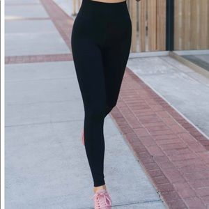 NWT Zyia Brilliant Leggings